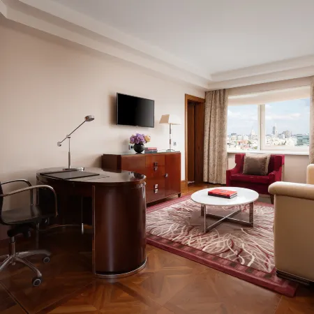 Continental Hotel (Континенталь)