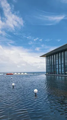 Zhonghai Vacation Homestay (Shantounan Railway Zhonghai Golden Coast Water Park)