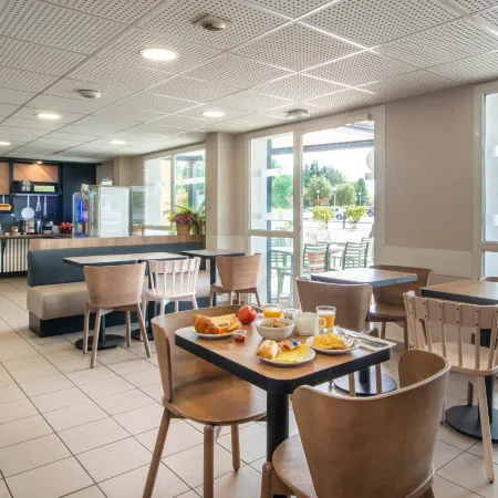B&B HOTEL Cholet Nord