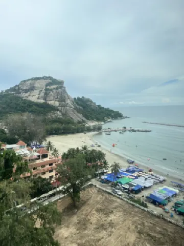 華欣藍波酒店 鄰近筷子山寺的酒店