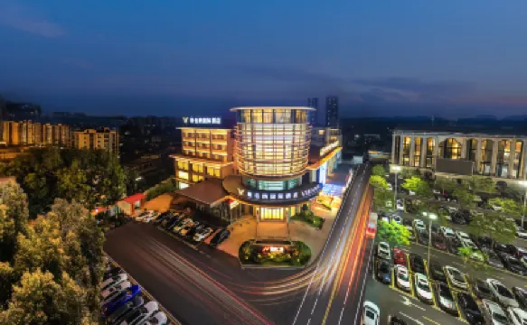 โรงแรมวิเอนนา อินเตอร์เนชั่นแนล (สาขา จัตุรัสหลงเฉวียน มหาวิทยาลัยเภสัชศาสตร์กว่างตง) โรงแรมใกล้ศูนย์แสดงสินค้า