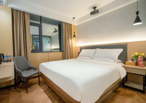 西江月輕居（汕頭小公園店） 鄰近皇后酒樓舊址的酒店