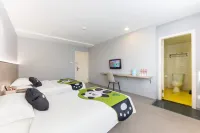 Yiju Hotel (Wanda Plaza Branch of Xiangshan Passenger Transport Center) - 2-Star
