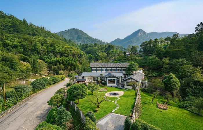 Mountain Breeze as the Vein. Forest Private Hot Spring Outdoor Themed Homestay