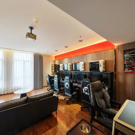 Yue Ta H E-sports Hotel (Hami)