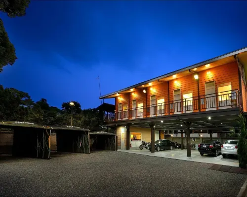 Jinge B&B Hotels near Jiji Train Station