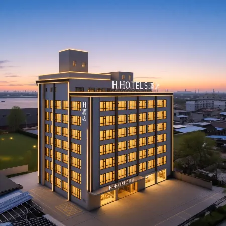 H HOTELS