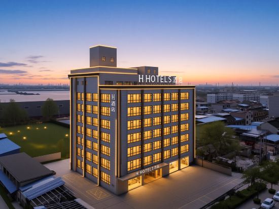 H HOTELS