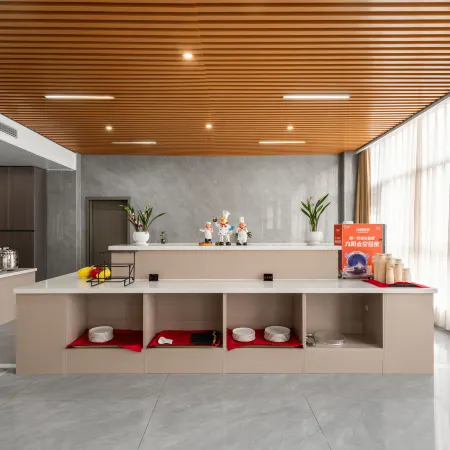 Qianshan Heyue Hotel