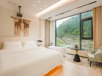 Yunqi Cottage · Huangguoshu