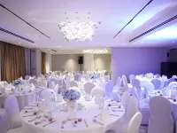 Copthorne Hotel Sharjah Hotels near Al Khan