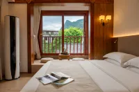 Riverview Hotel