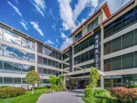 Xiaoyue Qinglan Garden Private Hot Spring Hotel (Lixiao Road Branch, Bipenggou Scenic Area) - 3-Star