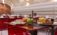 Le Bon Hôtel - Bữa sáng