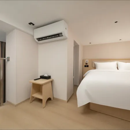Yayue Hotel (Universal Beijing Resort Linheli Subway Station)