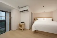 Yayue Hotel (Universal Beijing Resort Linheli Subway Station) - balcony