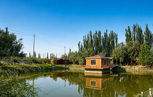 Qianglan Resort - parking