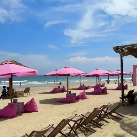 Zhenhai Tinglan (China First Beach)