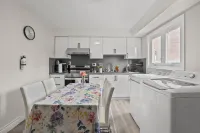 Private Room Downtown Toronto Queen Street Oasis - 2-Star