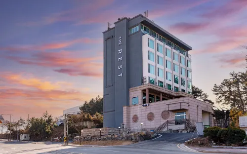 Incheon The Rest Hotel - Mountain view