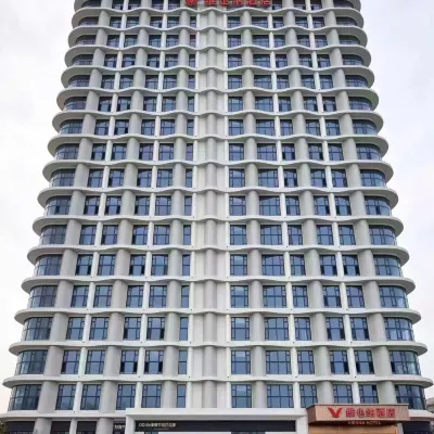 Vienna Hotel (Qinhuangdao Yanshan University Future Center Branch) Hotels near Qin Universe Smart Park