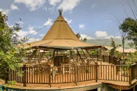 Huahai Wild luxury Tent Hotel Hotels near Luoping Embankment