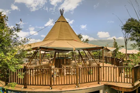 Huahai Wild luxury Tent Hotel