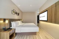Homeinn Plus Hotel (Yuyao North Station International Convention and Exhibition Center)