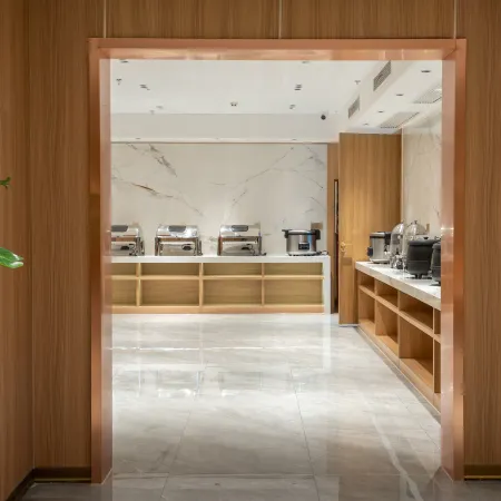 Ronghua Hotel (Wuxi Nanchang Street Nanchan Temple) Отели в г. Уси