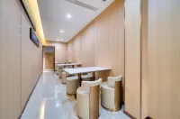 Elong Anyue Hotel (Shanghai Pudong Avenue Xiepu Road Subway Station)