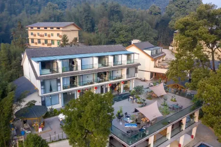 Qiannan Bamboo Sea Yanqi. Private Tang Homestay