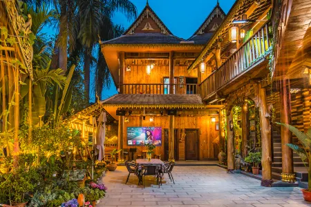 Binjiang Courtyard Отели рядом с достопримечательностью «Menghanman Tingfota Temple»