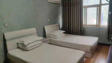 Dongcheng Hotel Отели рядом с достопримечательностью «Jiashan Youlegu Ski Field»