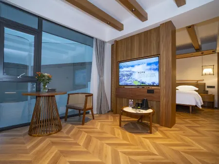 Liangju Hotel Отели рядом с достопримечательностью «Mianyang Science and Technology Museum»