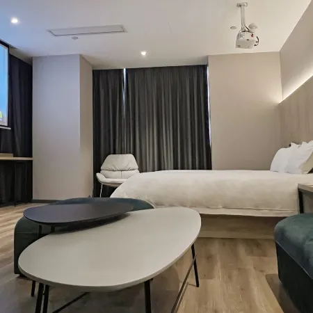 X Hotel