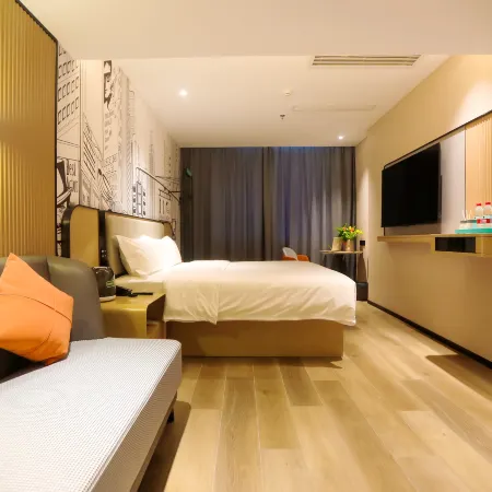 Yuexiang Smart Hotel (Chibi High-speed Railway Station)