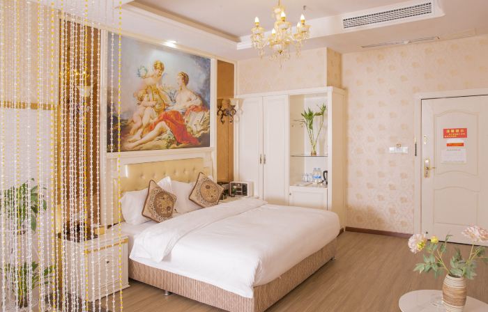 HuangTing Hotel