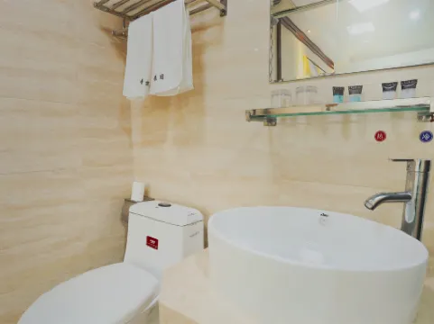 Harbin Lilac Holiday Hotel (Central Avenue) Отели рядом с достопримечательностью «Taiyangdao Wharf»