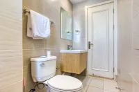 Xiaoyuer Seaview Homestay (Shanhai Square Magic Hot Spring Branch)