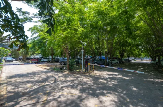 Yuju Youjian Hotel (Hainan Vocational College of Industry and Commerce Provincial Library) Отели рядом с достопримечательностью «Hainan Sports Training Hall»