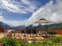 Danba Yunting Time Inn (Jiaju Village No. 5 Observation Deck Store)