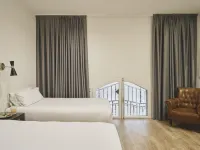Mesón Castilla Atiram Hotel Hotels near Borras Theatre