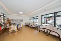 帆航·星暮海プールシネマテーマ美宿（大理洱海才村港）