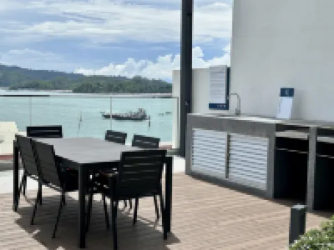 Borneotel the Shore KK by CHG