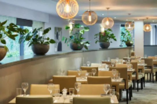 Leonardo London Heathrow Airport Hotels in West Drayton