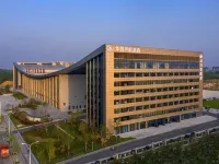 Huaxin Civil Aviation Hotel (Xinyang East High-speed Railway Station) Hotels in Pingqiao District