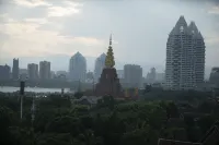 Xishuangbanna Jinghong Yijia Homestay (Gaozhuang Xishuangjing Branch) Hotels near Nine Tower &Twelve Walled