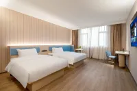 Huating Hotel (Yuanjiang Bus Station Qixiashan Wenquan)