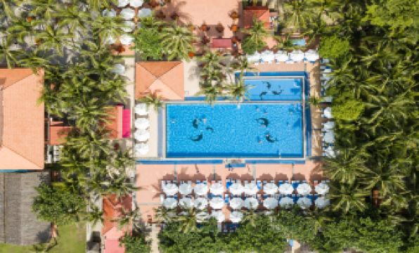 4. 씨 라이언 비치..