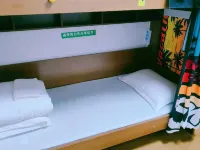 Red Star International Hostel - Homestays